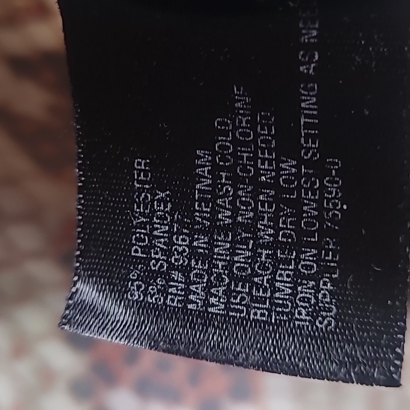 Worthington Petite Snake skin print short sleeve top size petite large - Picture 3 of 3